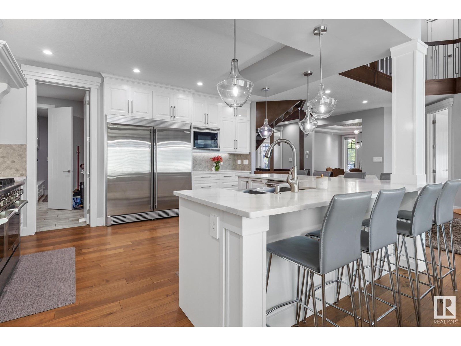 Property at 30 Kingsmeade CR image 1
