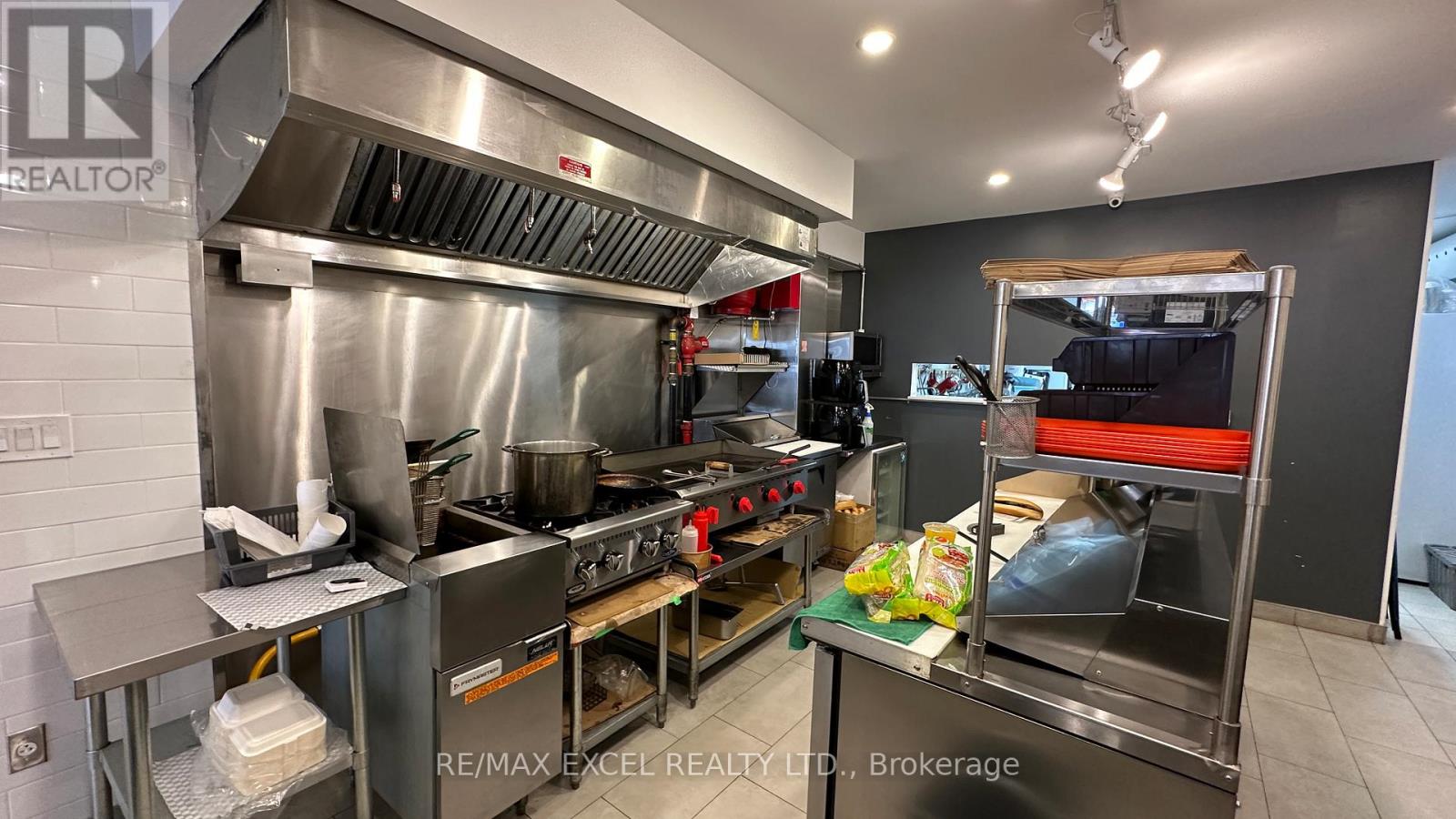 467 Danforth Avenue, Toronto (North Riverdale), Ontario  M4K 1P1 - Photo 4 - E12216109