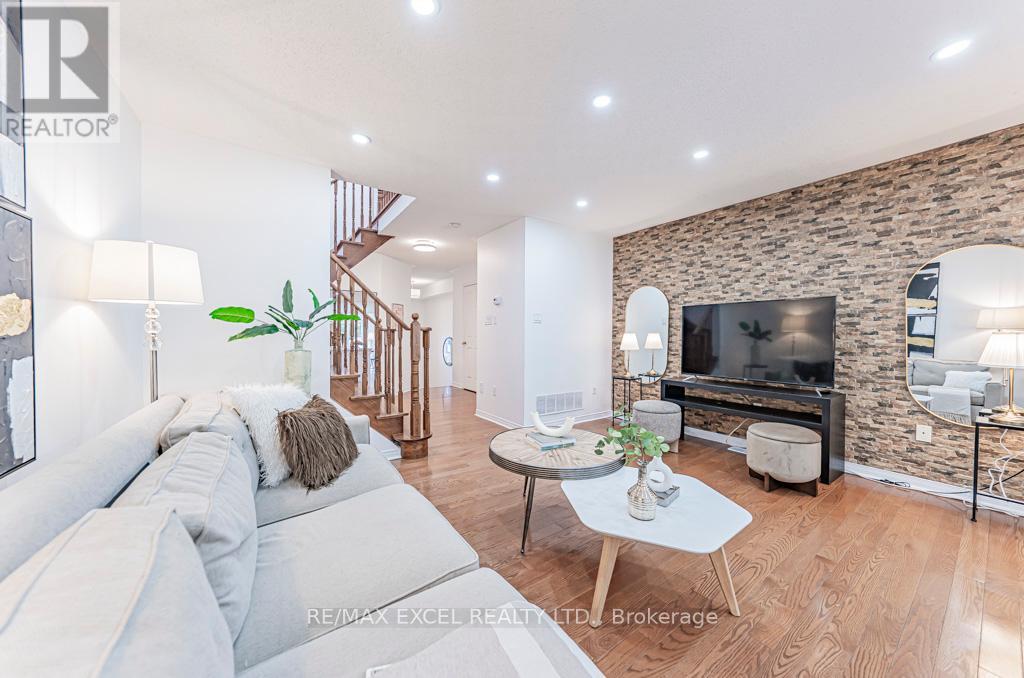 71a Montezuma Trail, Toronto (Agincourt North), Ontario  M1V 1K4 - Photo 7 - E12216318