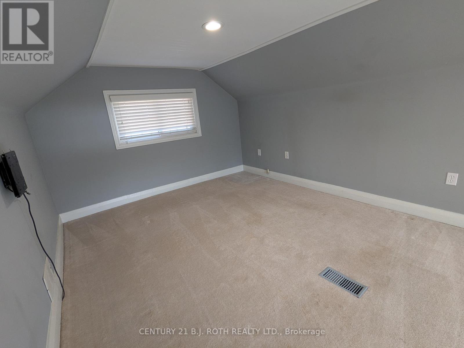 2709 25 Side Road, Innisfil, Ontario  L9S 3T1 - Photo 17 - N12133245