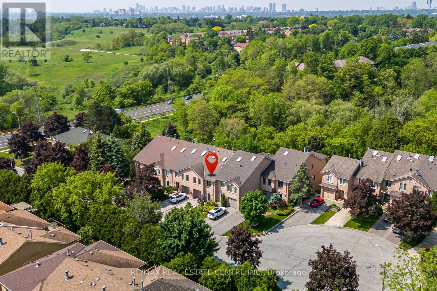 15 Rockingham Court, Markham, Ontario  L3T 7R8 - Photo 38 - N12208106