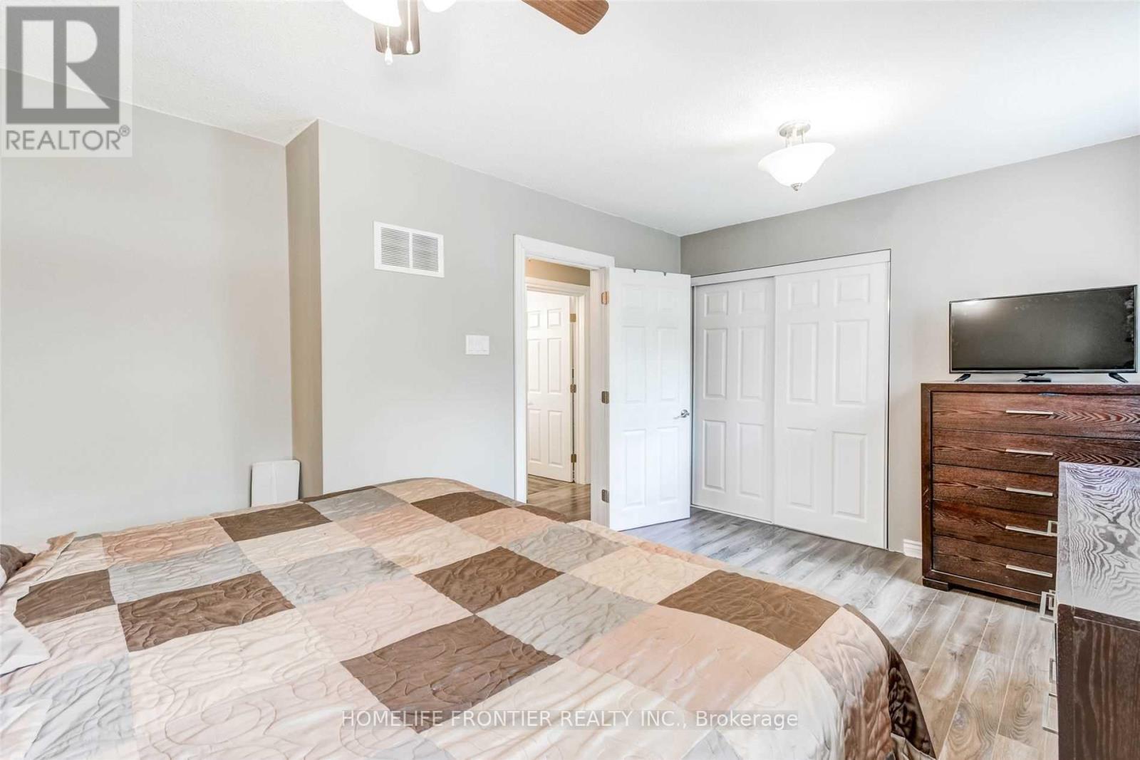 304 Old Homestead Road, Georgina (Keswick North), Ontario  L4P 1E7 - Photo 8 - N12216200
