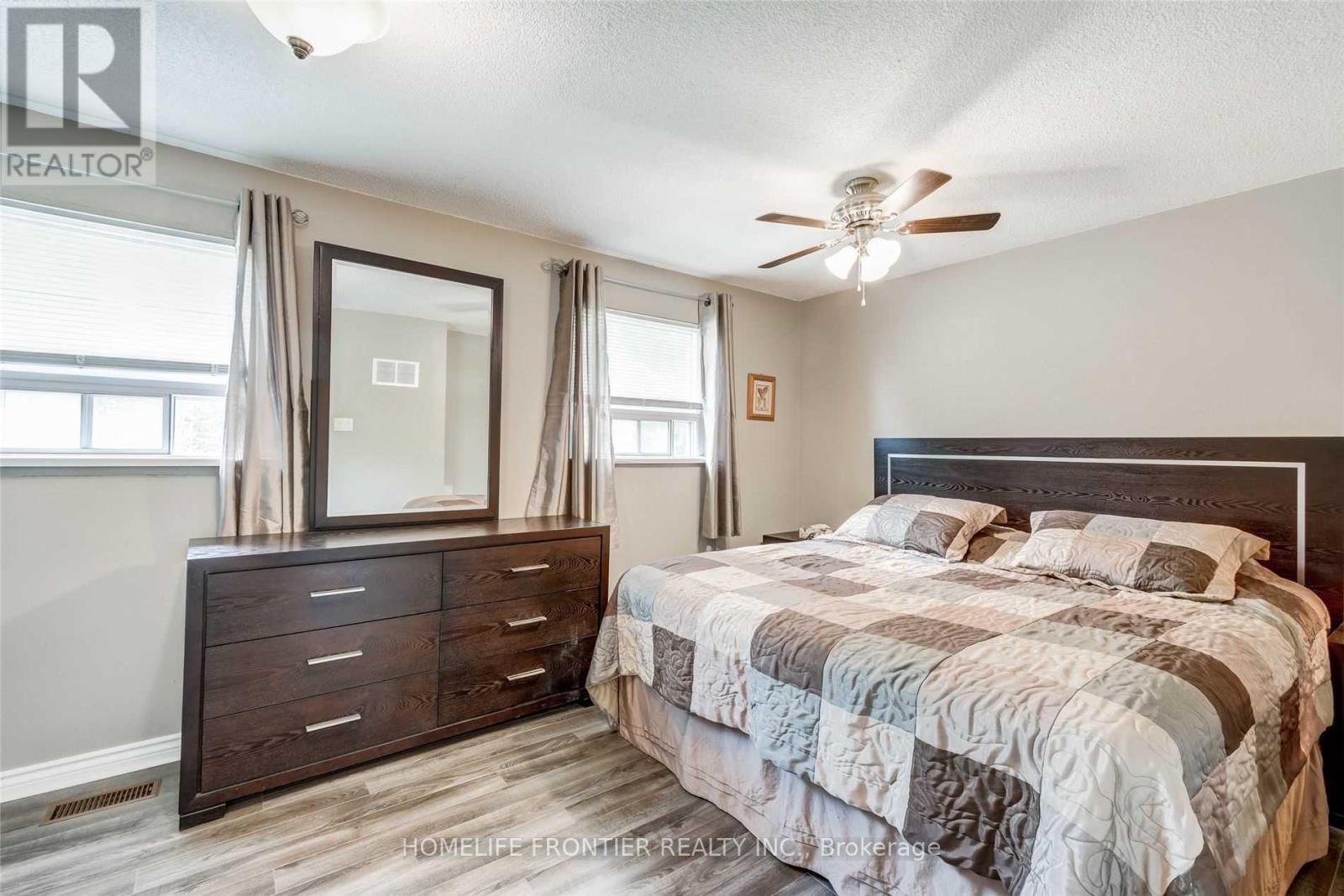 304 Old Homestead Road, Georgina (Keswick North), Ontario  L4P 1E7 - Photo 6 - N12216200