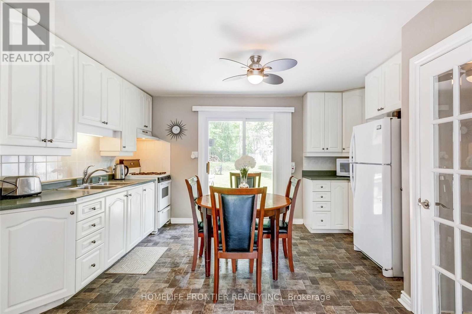 304 Old Homestead Road, Georgina (Keswick North), Ontario  L4P 1E7 - Photo 2 - N12216200
