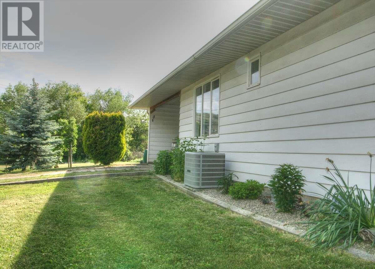 975 Mountview Road, Vernon, British Columbia  V1B 3A5 - Photo 3 - 10352031
