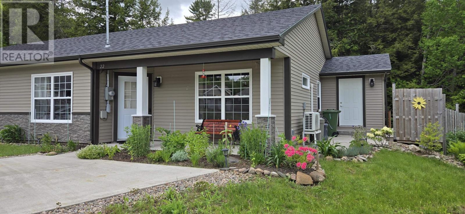 22 Jenifer Court, New Minas, Nova Scotia  B4N 0H7 - Photo 2 - 202514035