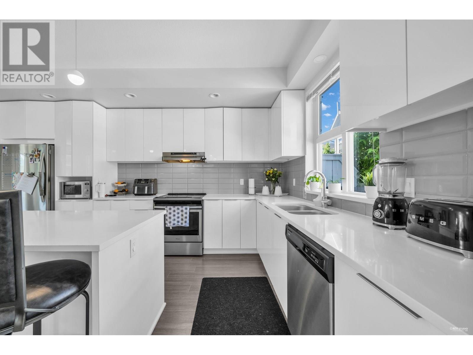 406 11295 Pazarena Place, Maple Ridge, British Columbia  V2X 4K9 - Photo 12 - R3013432