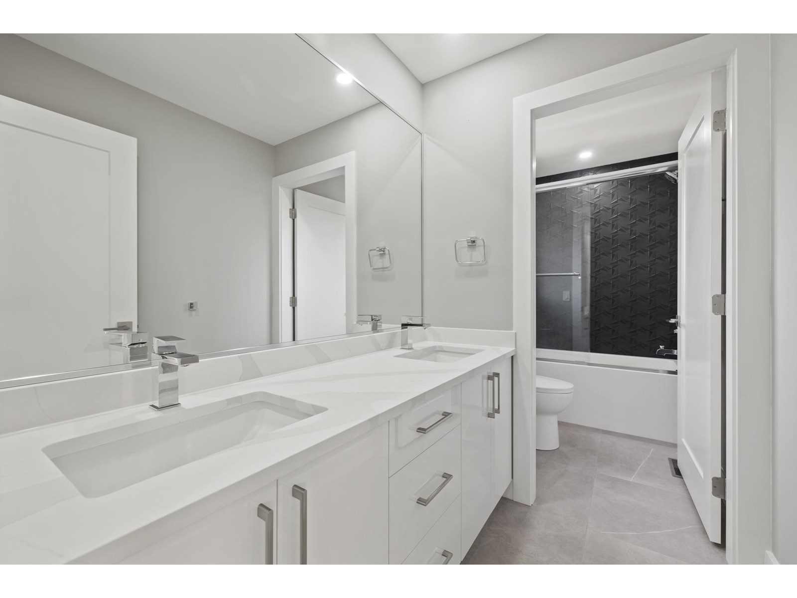 2811 Platform Crescent, Abbotsford, British Columbia  V4X 0B8 - Photo 27 - R3014811