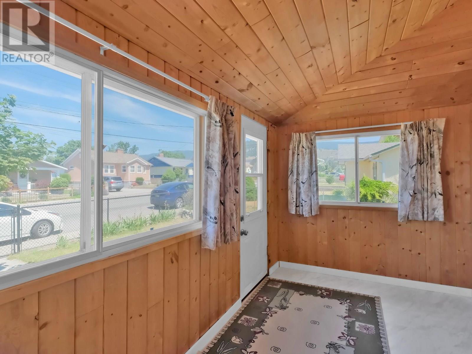 442 Edna Avenue, Penticton, British Columbia  V2A 2M2 - Photo 3 - 10352029