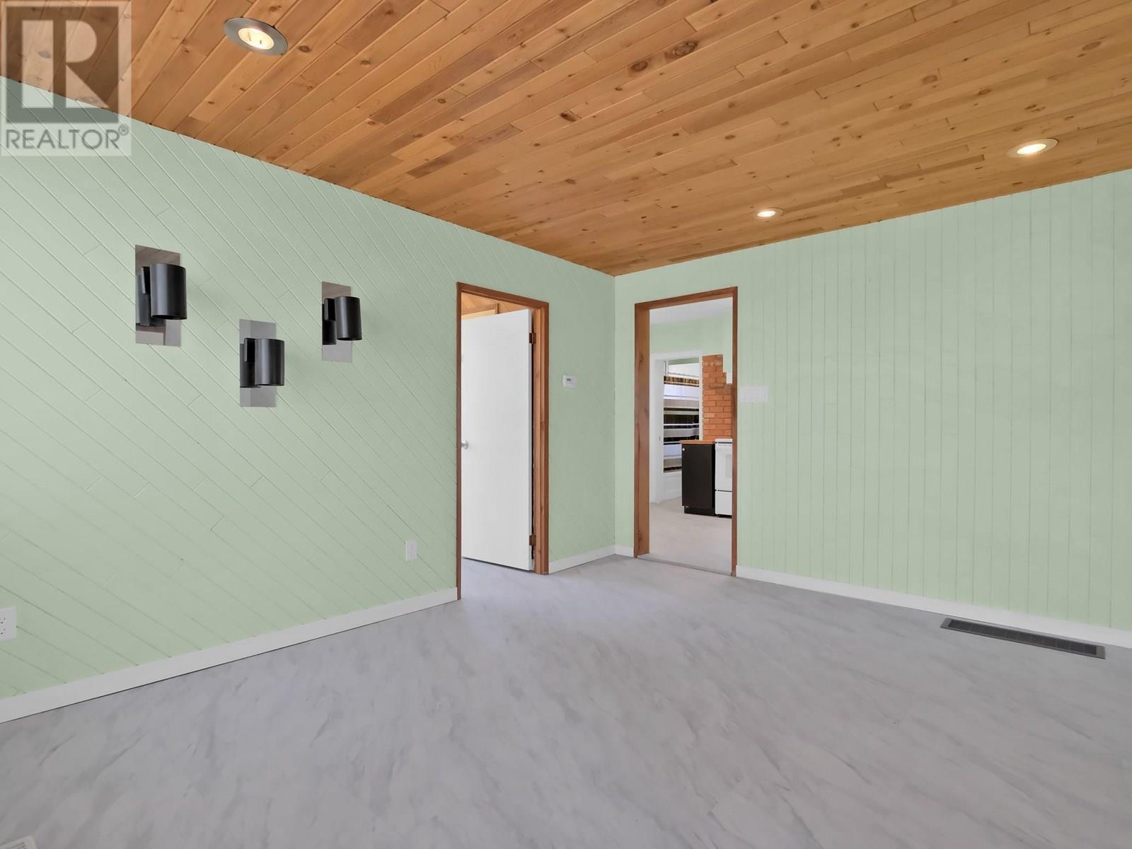 442 Edna Avenue, Penticton, British Columbia  V2A 2M2 - Photo 4 - 10352029