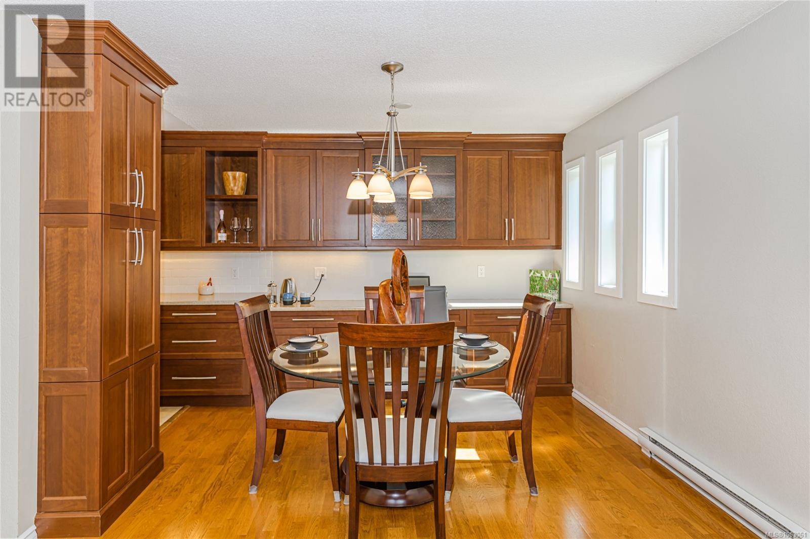 107 1012 Pakington St, Victoria, British Columbia  V8V 3A1 - Photo 8 - 1003061
