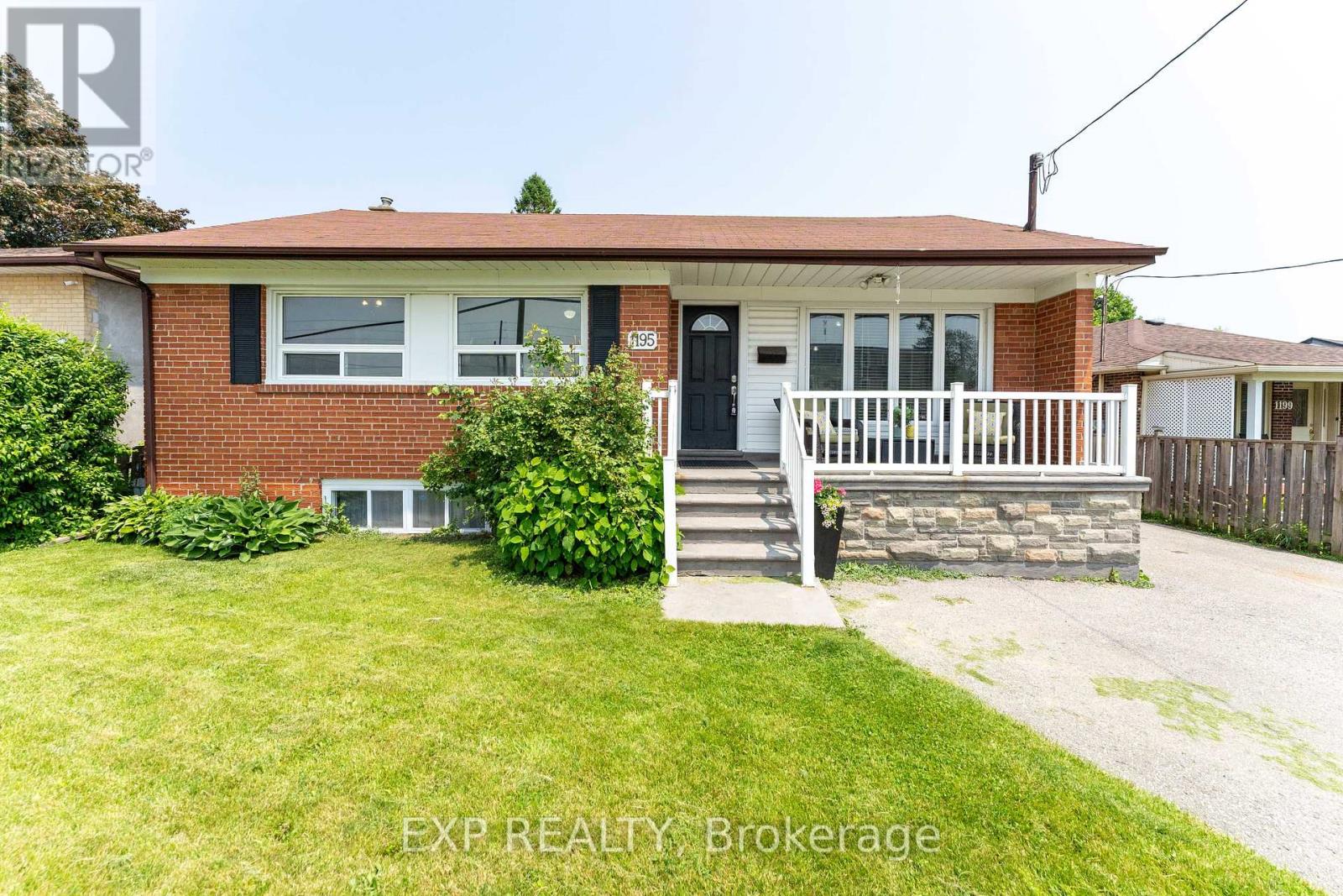 1195 WECKER DRIVE, Oshawa, Ontario