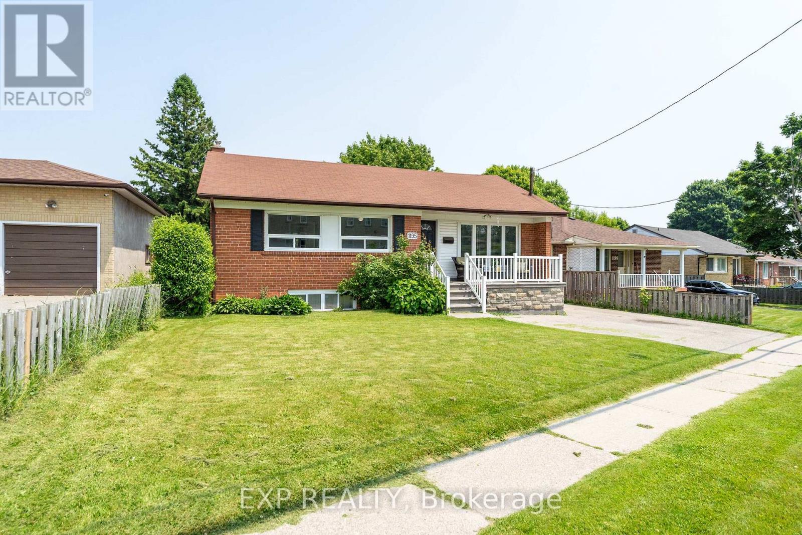 1195 Wecker Drive, Oshawa, Ontario  L1J 3N9 - Photo 2 - E12216513