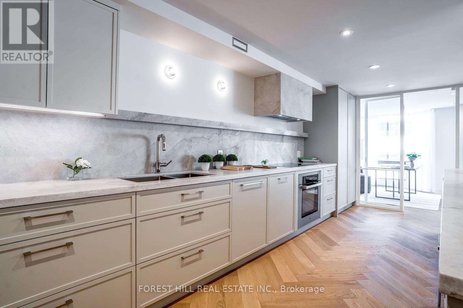 1105 - 1166 Bay Street, Toronto (Bay Street Corridor), Ontario  M5S 2X8 - Photo 10 - C12216191