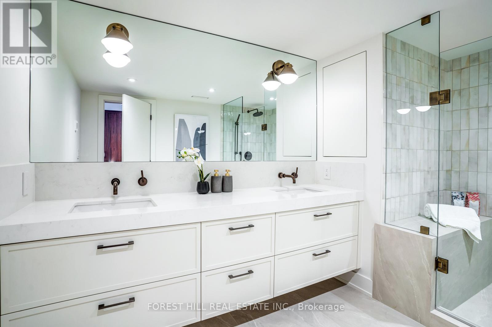 1105 - 1166 Bay Street, Toronto (Bay Street Corridor), Ontario  M5S 2X8 - Photo 16 - C12216191