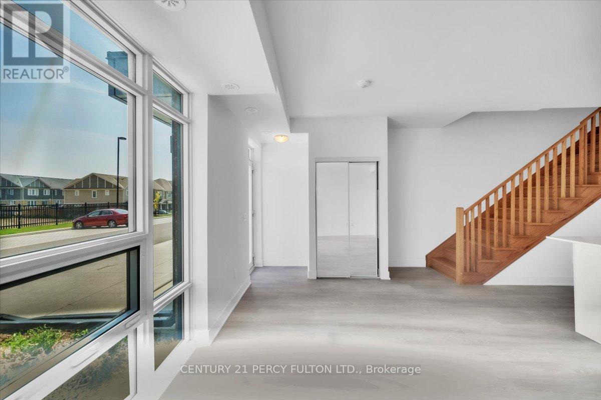38 Alpine Symphony Path, Oshawa, Ontario  L1L 0R1 - Photo 2 - E12215584