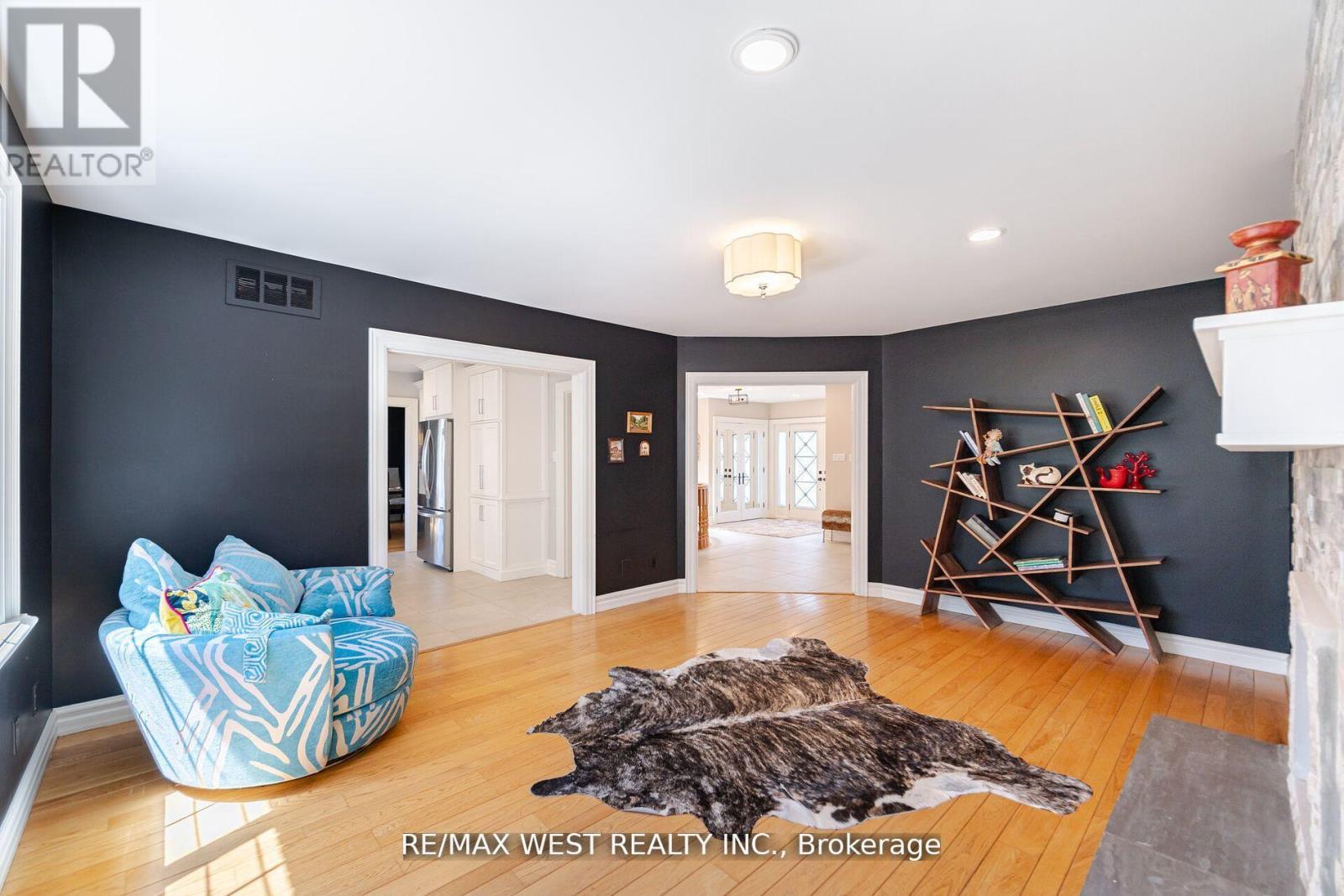 7 Stewart Crescent, Essa (Thornton), Ontario  L0L 2N0 - Photo 10 - N12216335
