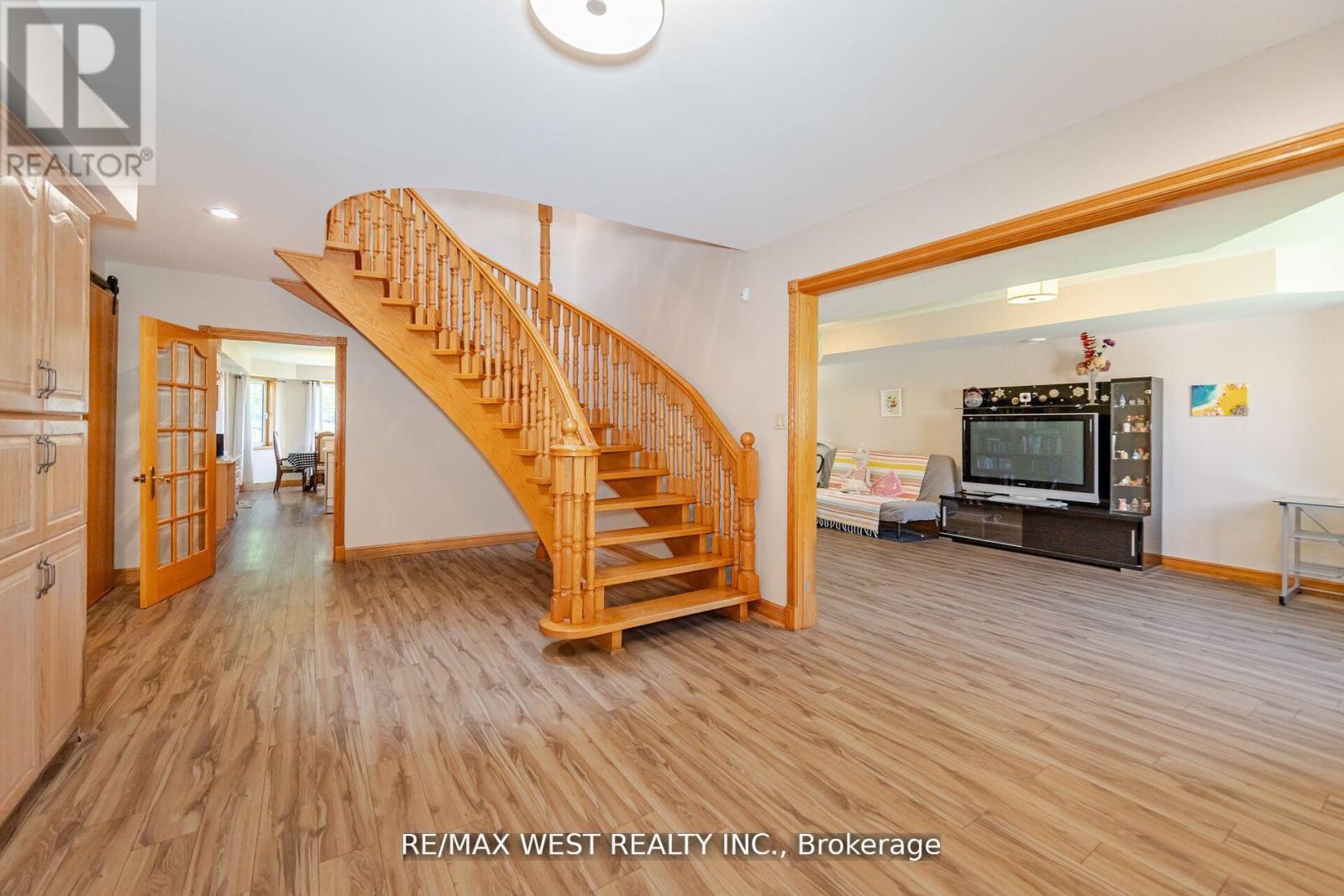7 Stewart Crescent, Essa (Thornton), Ontario  L0L 2N0 - Photo 24 - N12216335