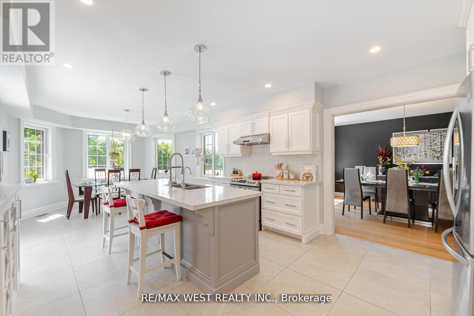 7 Stewart Crescent, Essa (Thornton), Ontario  L0L 2N0 - Photo 6 - N12216335