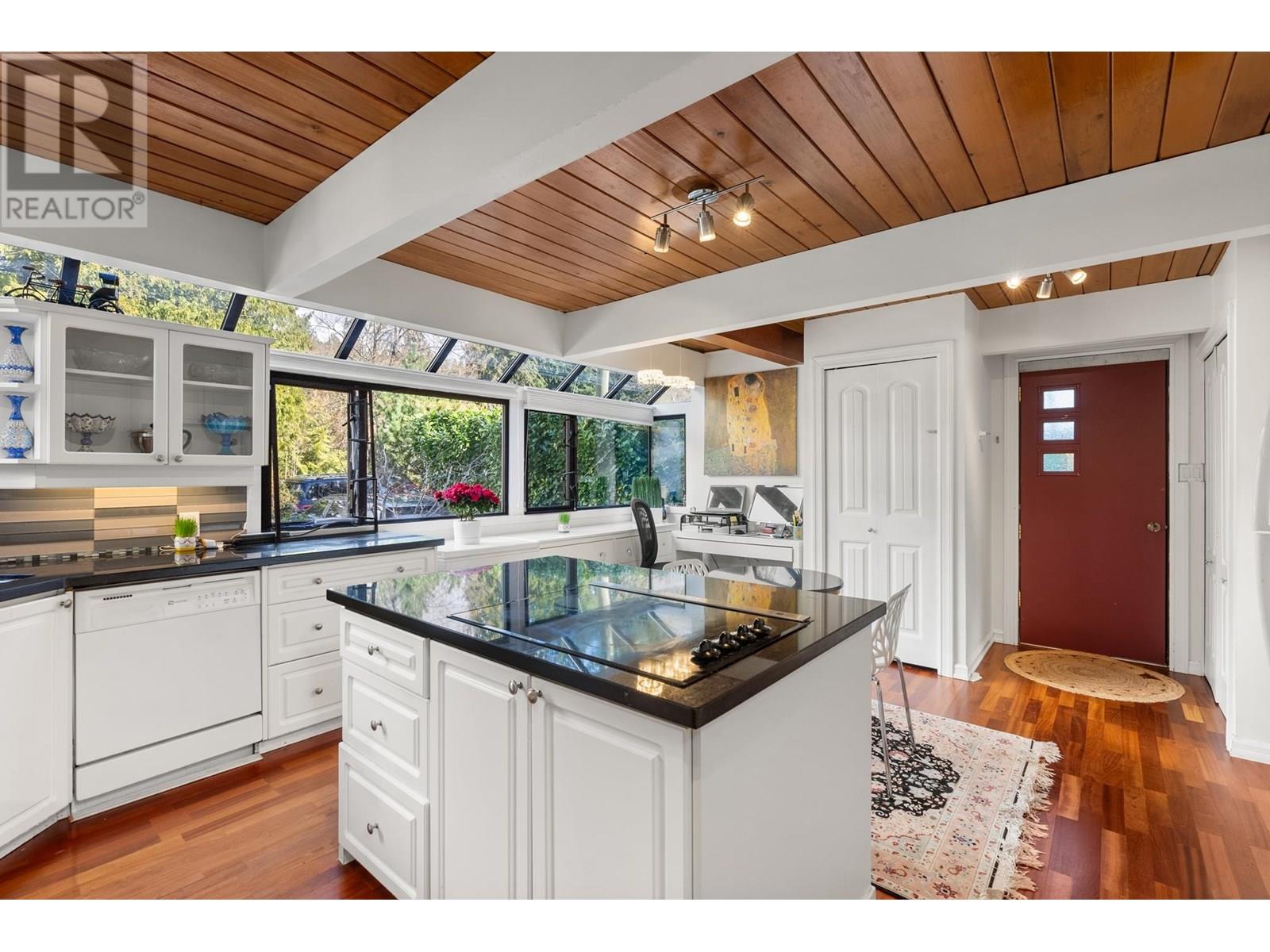 621 The Del, North Vancouver, British Columbia  V7N 2X9 - Photo 10 - R3014864