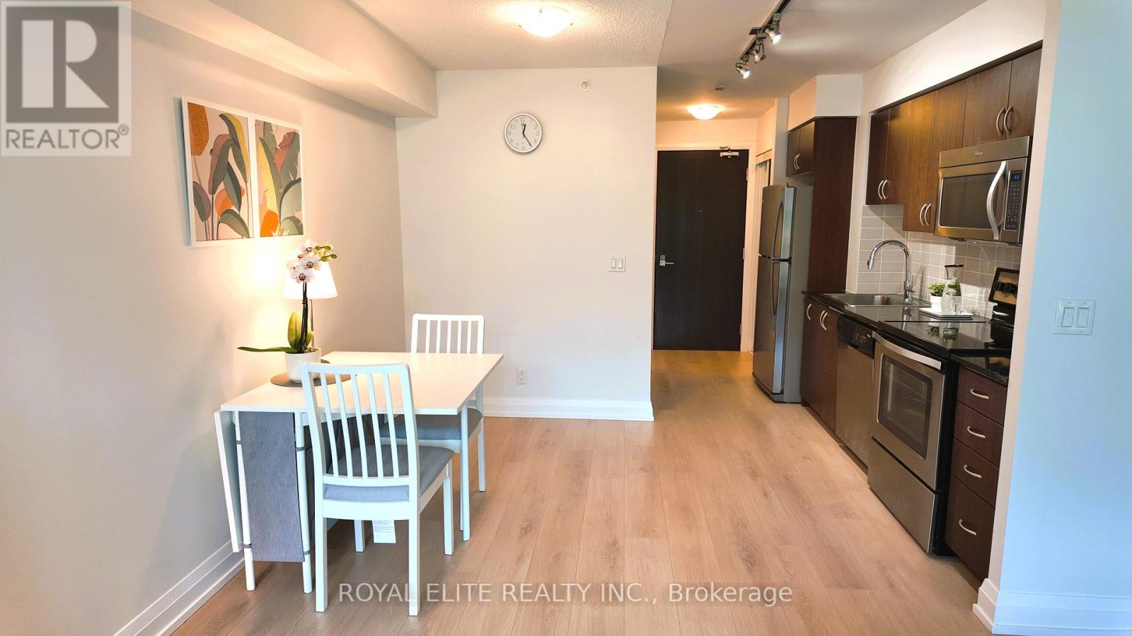 325 - 370 Hwy 7 E, Richmond Hill (Doncrest), Ontario  L4B 0C4 - Photo 4 - N12216432