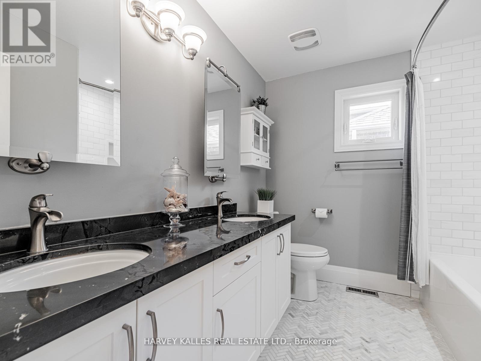 83 Stemmle Drive, Aurora, Ontario  L4G 6N4 - Photo 23 - N12216491