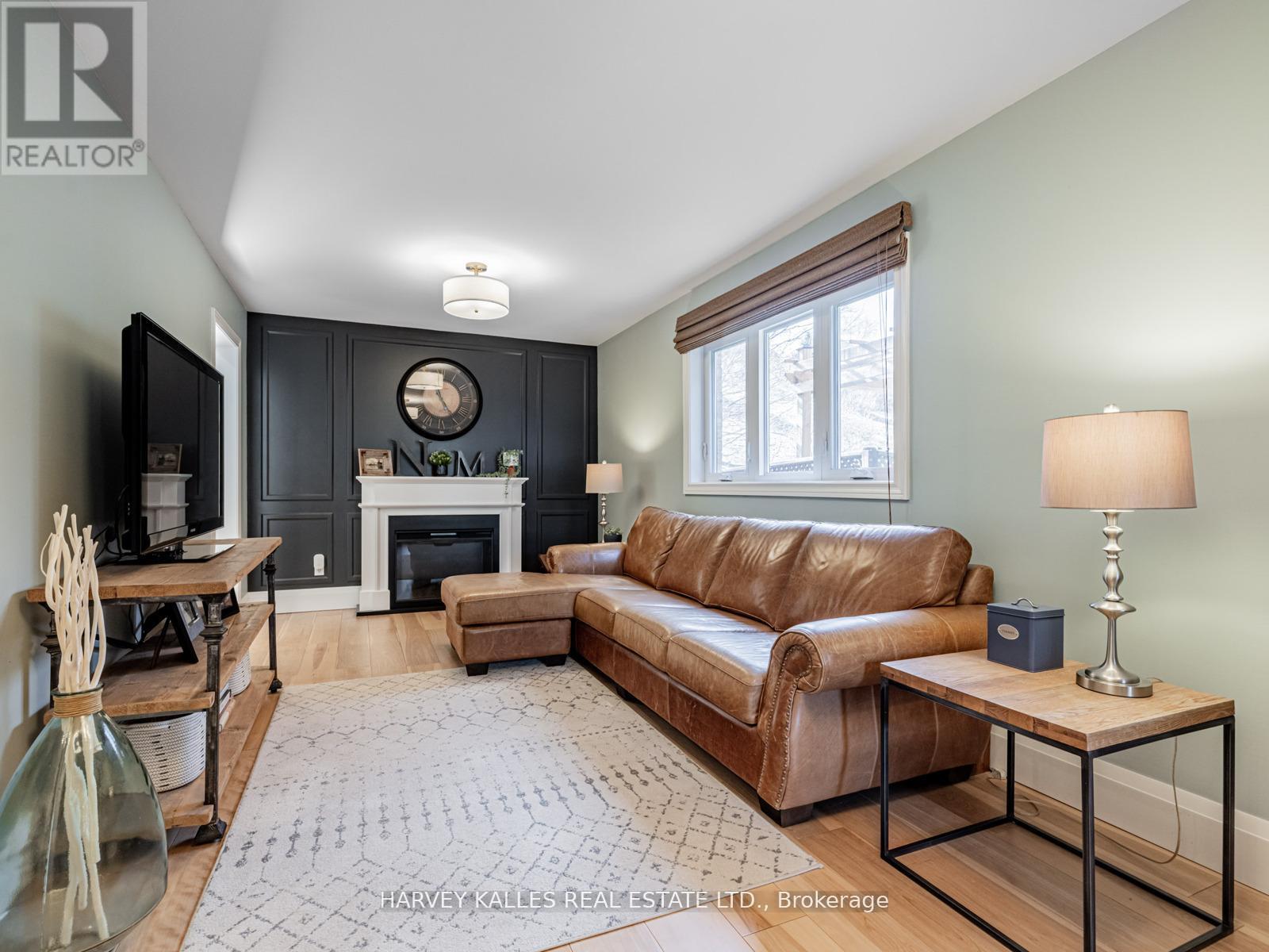 83 Stemmle Drive, Aurora, Ontario  L4G 6N4 - Photo 5 - N12216491