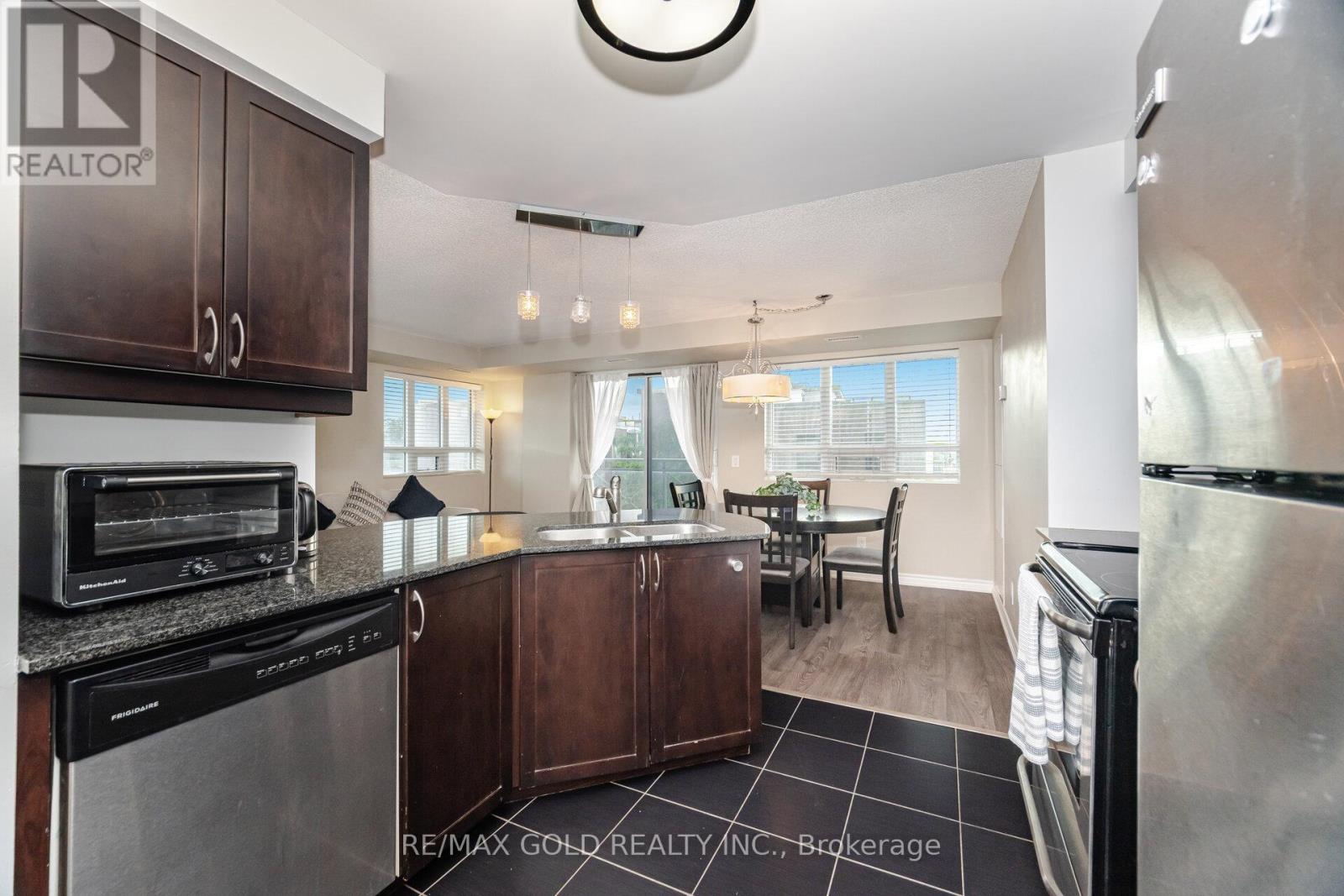 311 - 7730 Kipling Avenue, Vaughan, Ontario  L4L 1Y9 - Photo 9 - N12205154