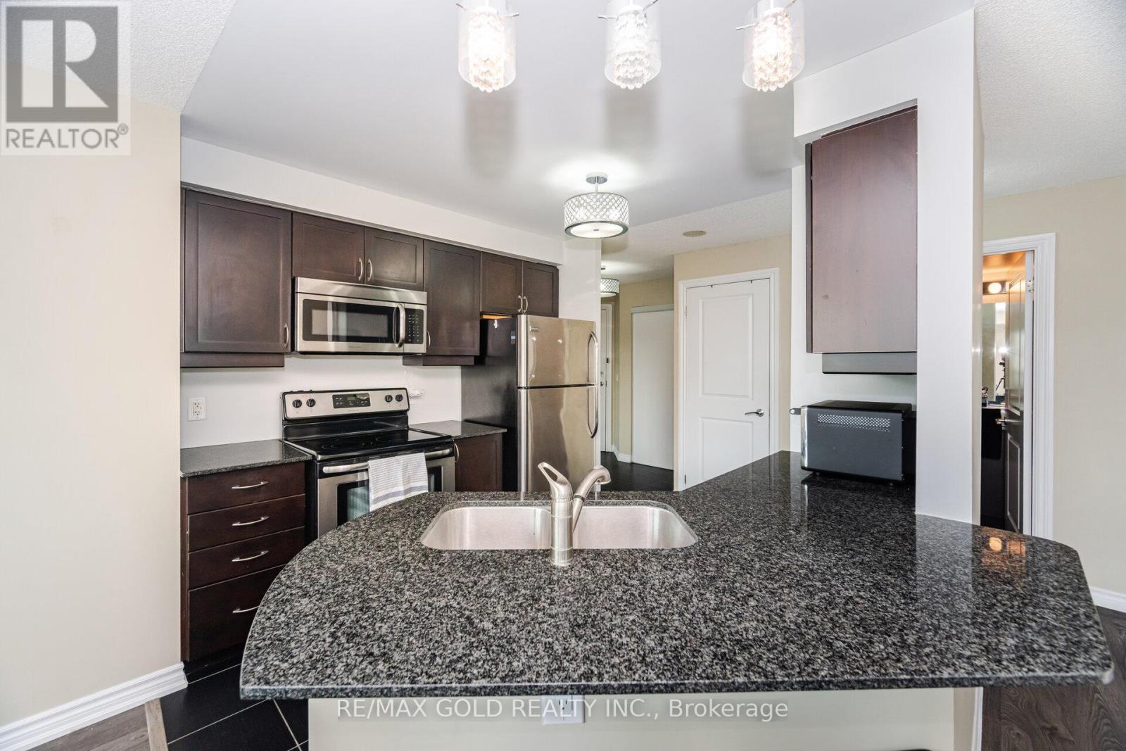 311 - 7730 Kipling Avenue, Vaughan, Ontario  L4L 1Y9 - Photo 8 - N12205154