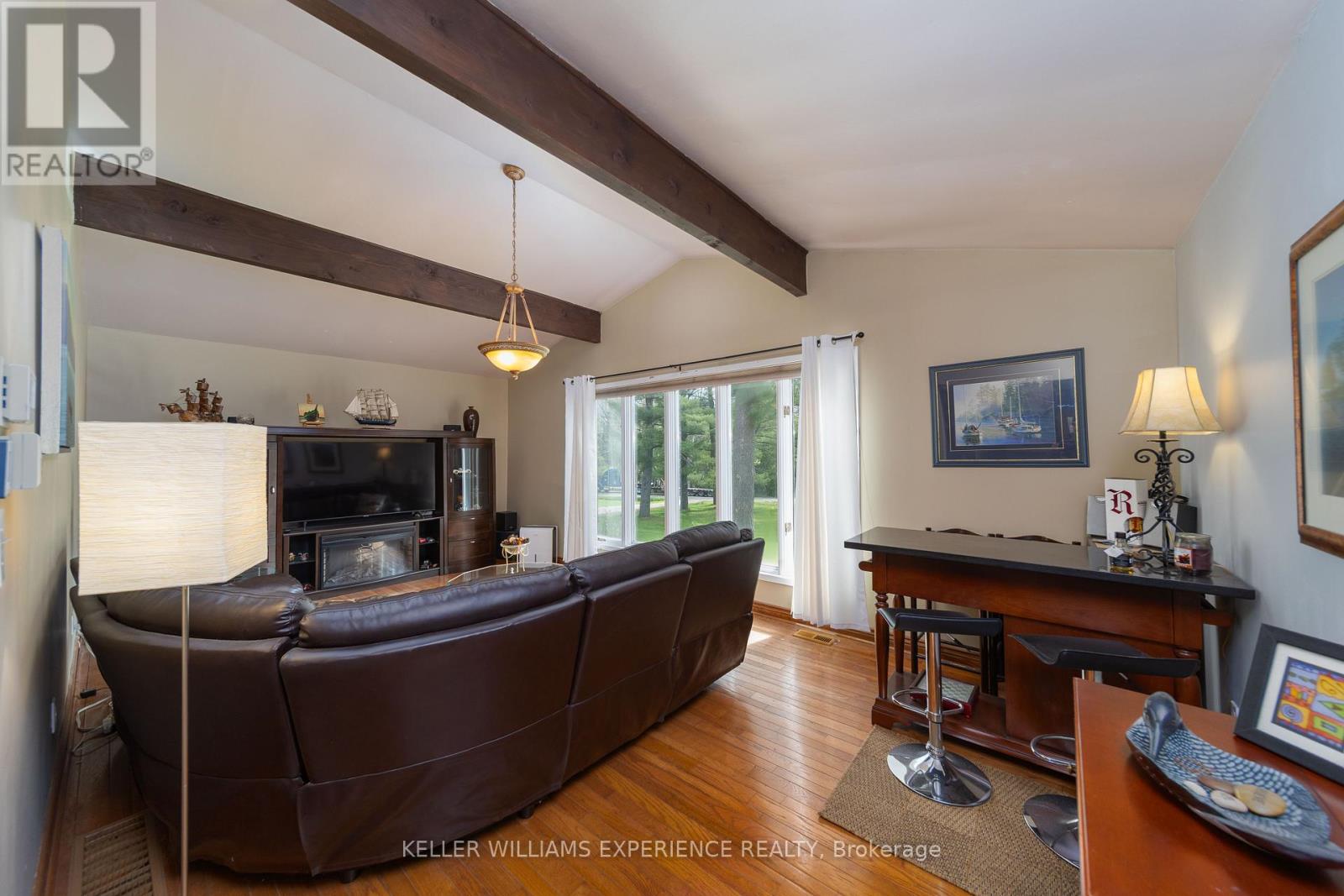 1936 Peninsula Point Road, Severn, Ontario  P0E 1N0 - Photo 10 - S12216207