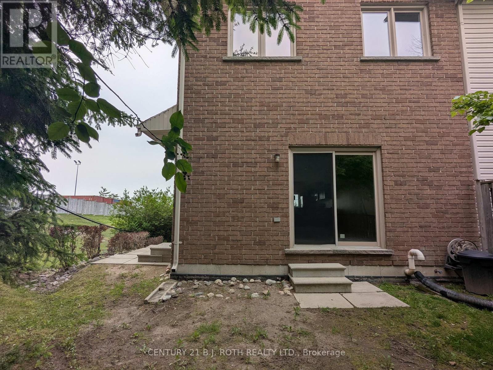 2 - 175 Stanley Street, Barrie, Ontario  L4M 0G2 - Photo 4 - S12185311