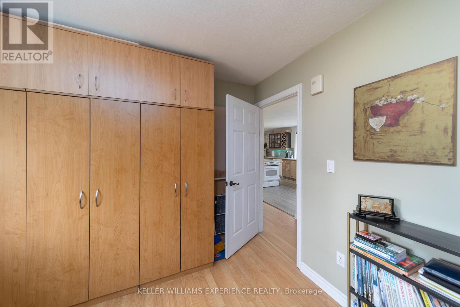 1936 Peninsula Point Road, Severn, Ontario  P0E 1N0 - Photo 13 - S12216207