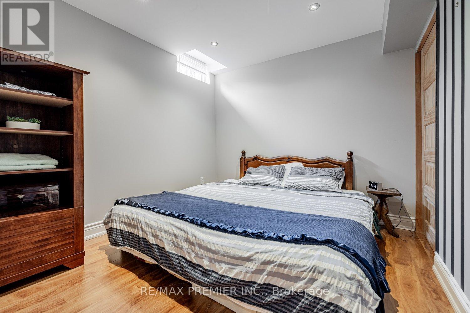 118 Tunbridge Road, Barrie, Ontario  L4M 6T1 - Photo 28 - S12216280