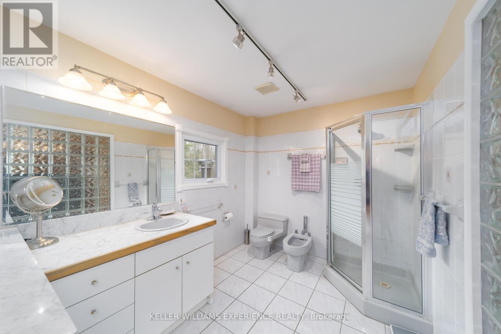 1936 Peninsula Point Road, Severn, Ontario  P0E 1N0 - Photo 20 - S12216207