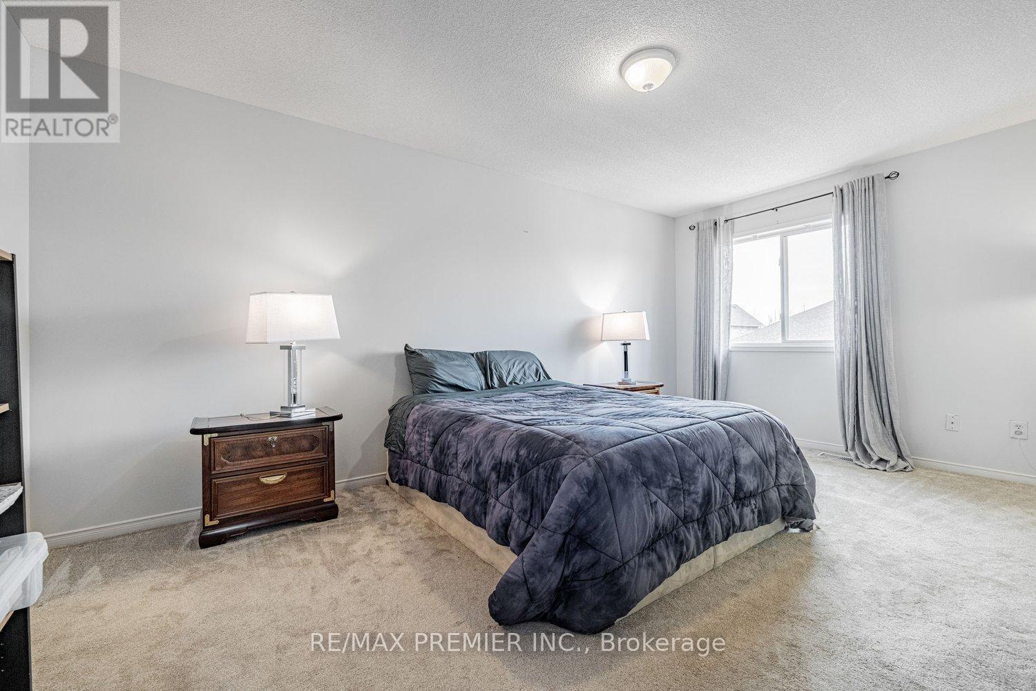 118 Tunbridge Road, Barrie, Ontario  L4M 6T1 - Photo 14 - S12216280