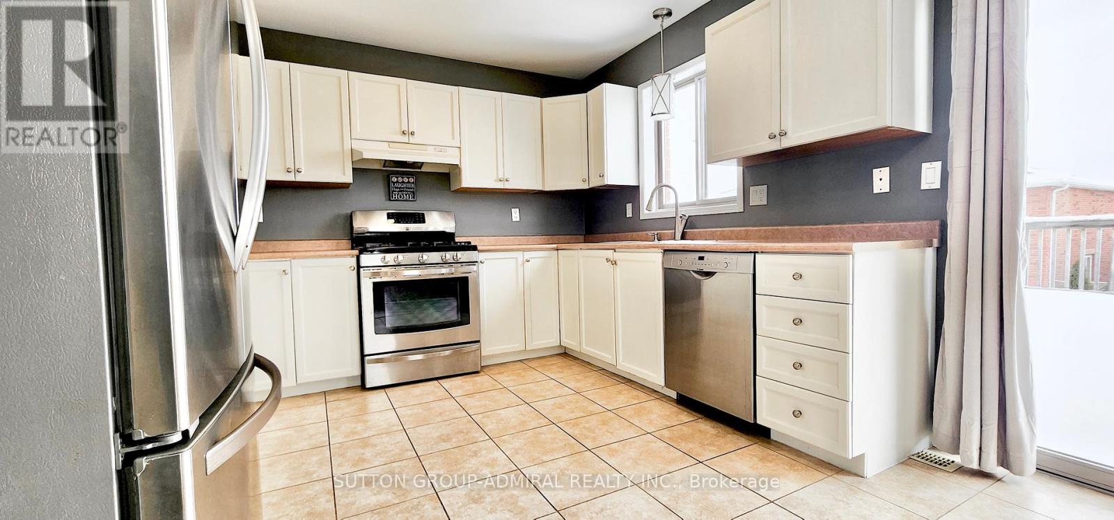 132 Brown Wood Drive, Barrie (Little Lake), Ontario  L4M 6M8 - Photo 11 - S12215982