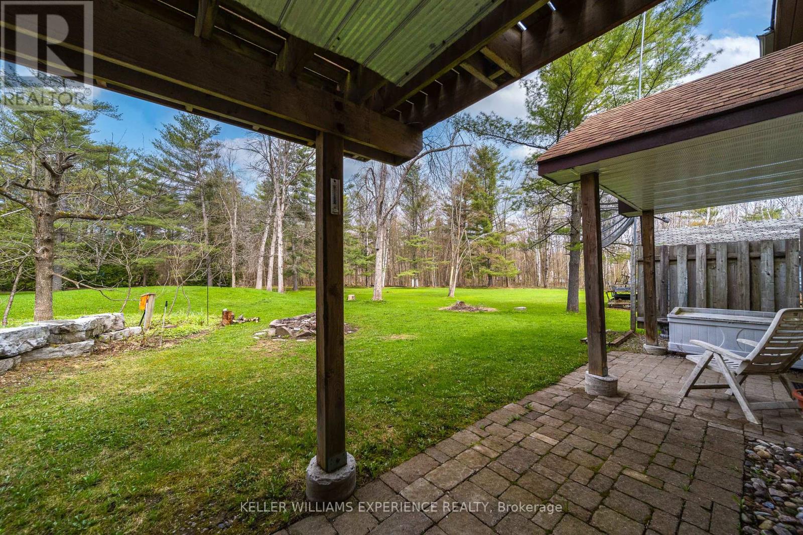 1936 Peninsula Point Road, Severn, Ontario  P0E 1N0 - Photo 37 - S12216207