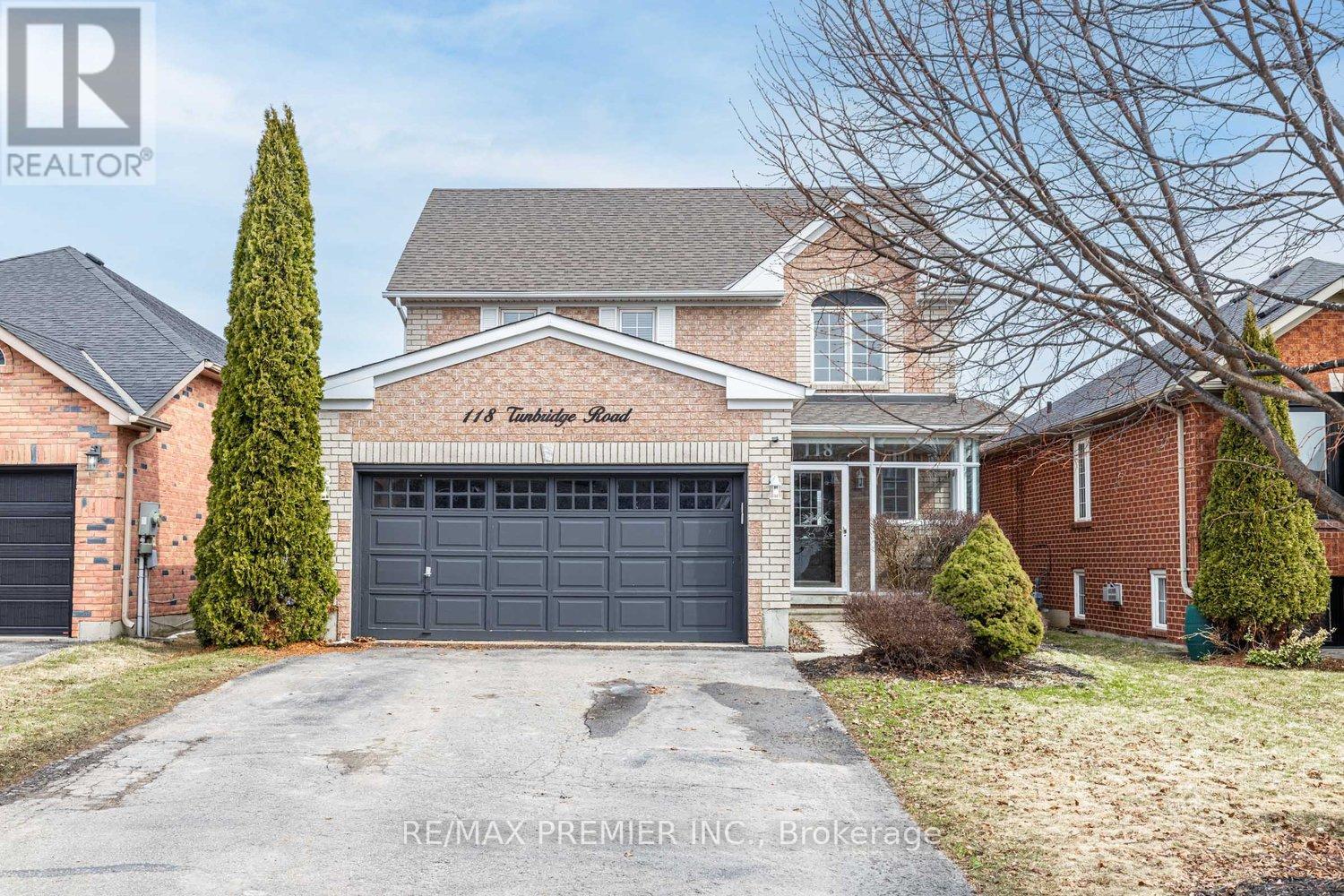 118 Tunbridge Road, Barrie, Ontario  L4M 6T1 - Photo 3 - S12216280