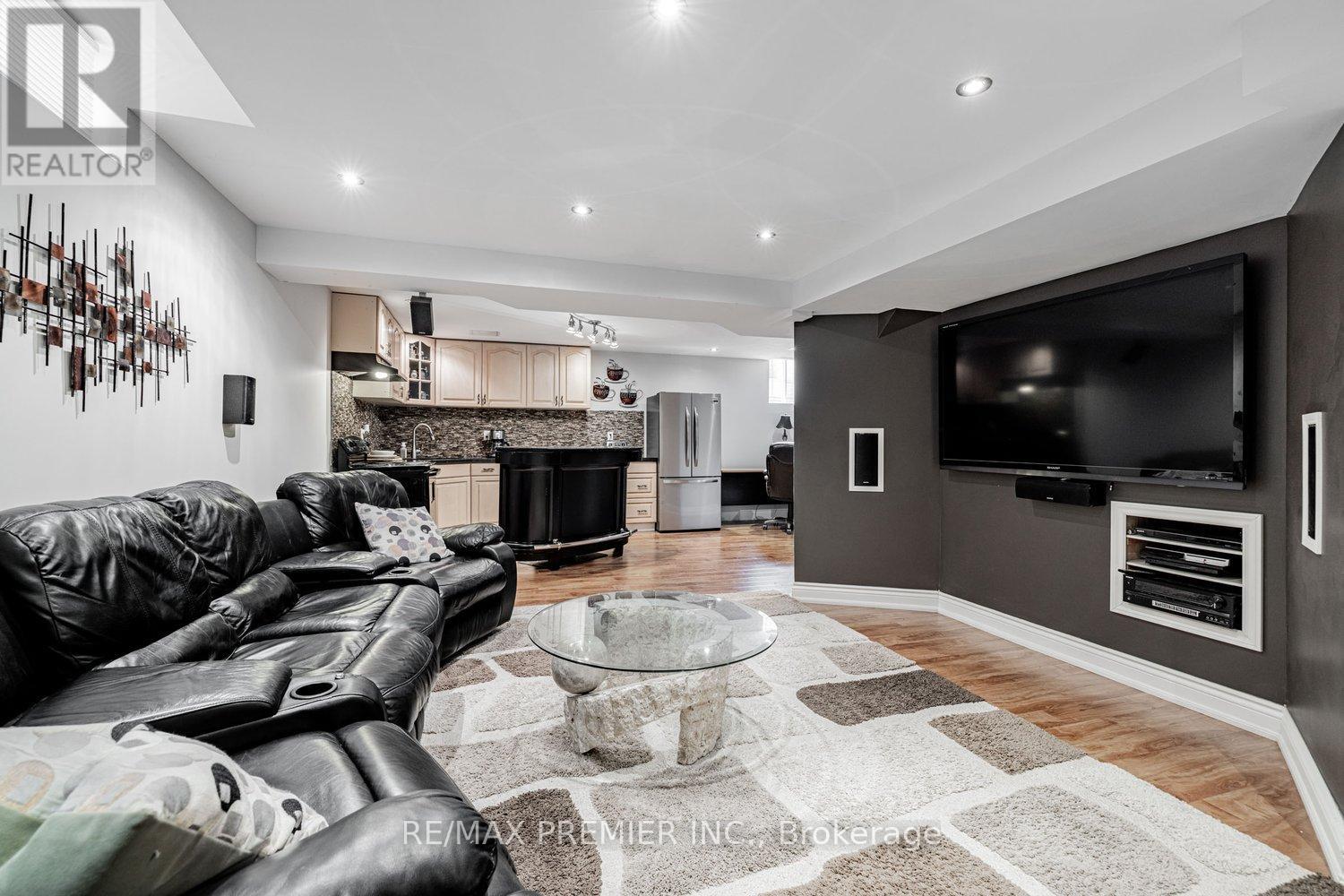 118 Tunbridge Road, Barrie, Ontario  L4M 6T1 - Photo 22 - S12216280