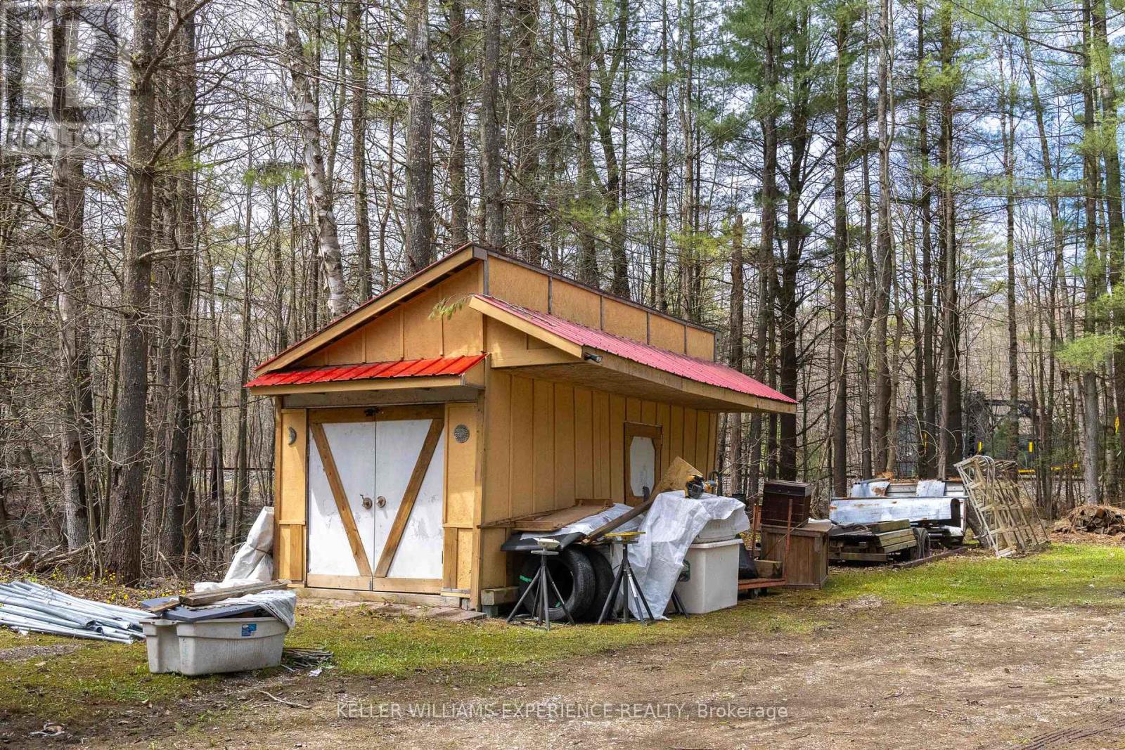 1936 Peninsula Point Road, Severn, Ontario  P0E 1N0 - Photo 43 - S12216207