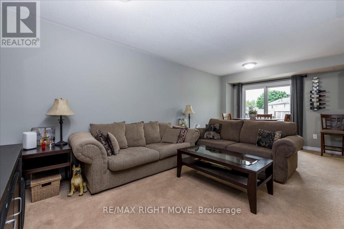 62 Michelle Drive, Orillia, Ontario  L3V 1J5 - Photo 6 - S12216437