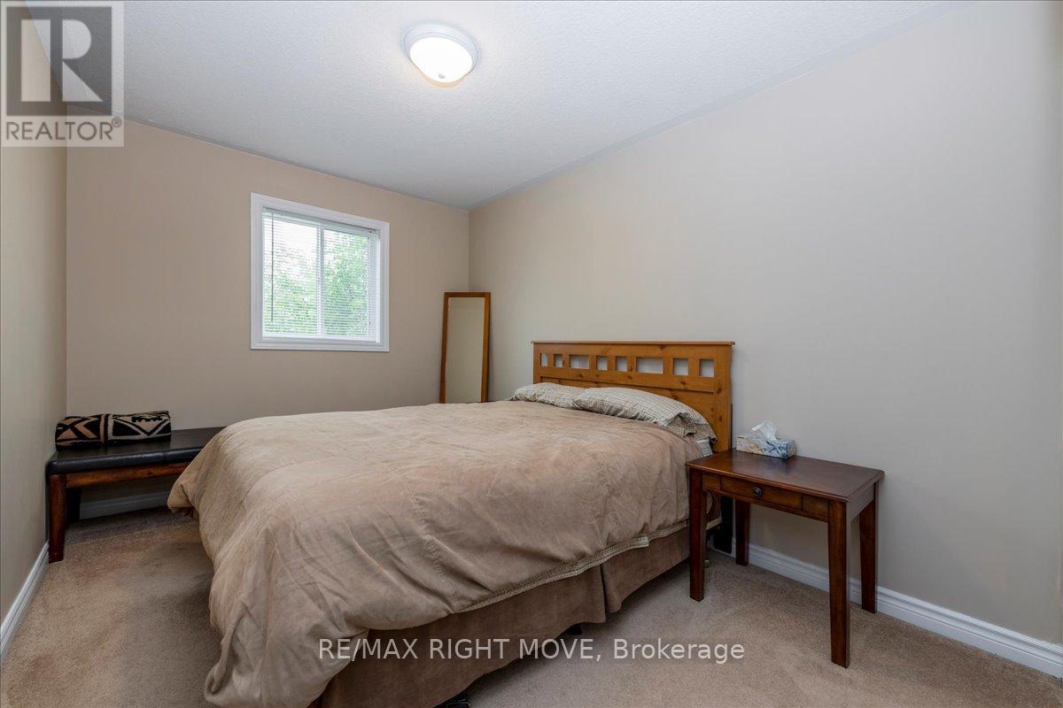 62 Michelle Drive, Orillia, Ontario  L3V 1J5 - Photo 17 - S12216437