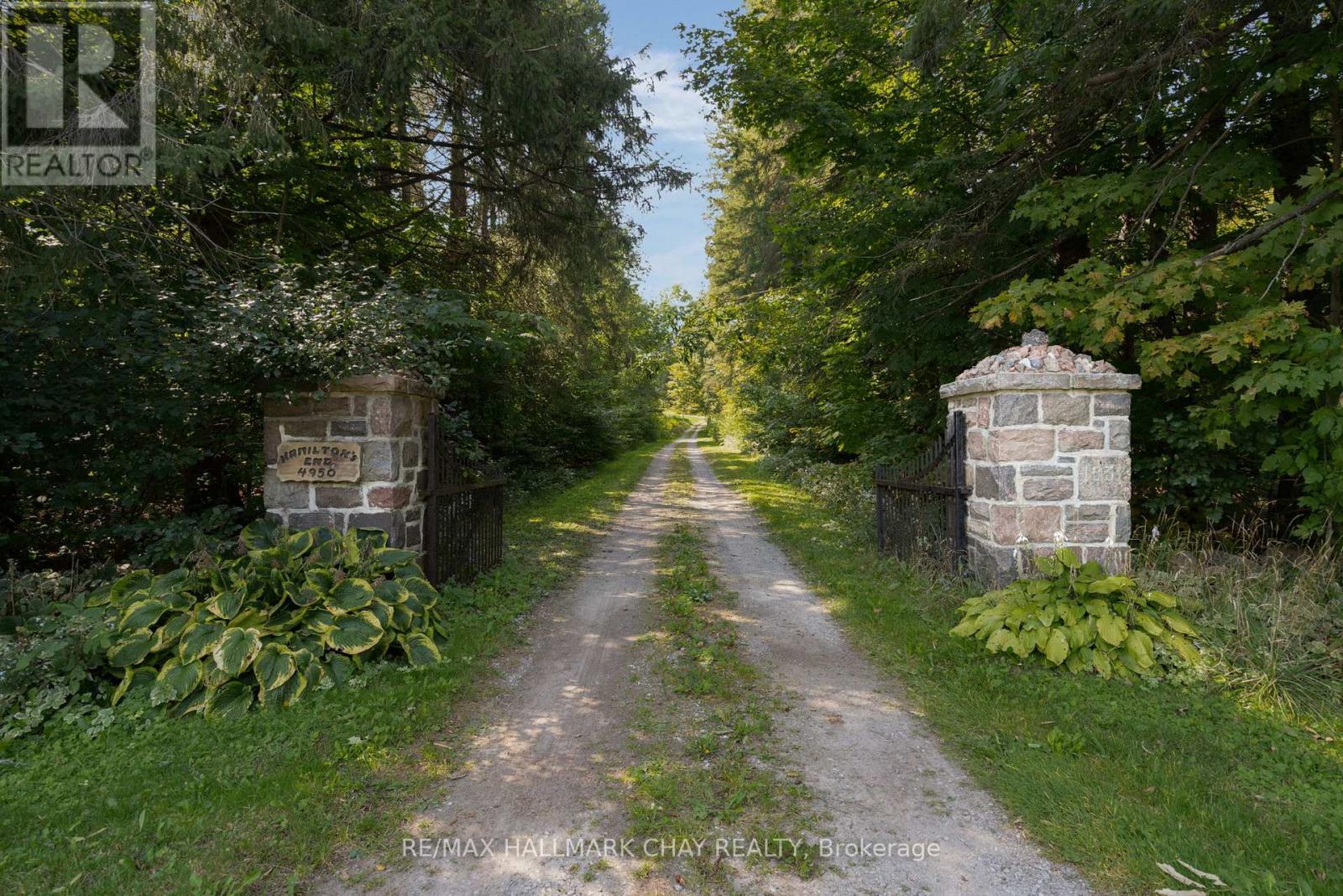 4950 Penetanguishene Road, Springwater, Ontario  L0L 1V0 - Photo 3 - S12216465