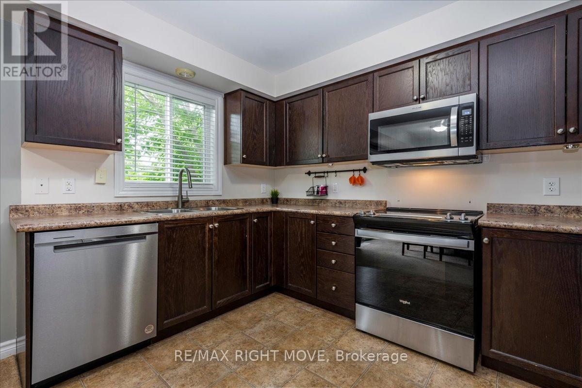 62 Michelle Drive, Orillia, Ontario  L3V 1J5 - Photo 8 - S12216437