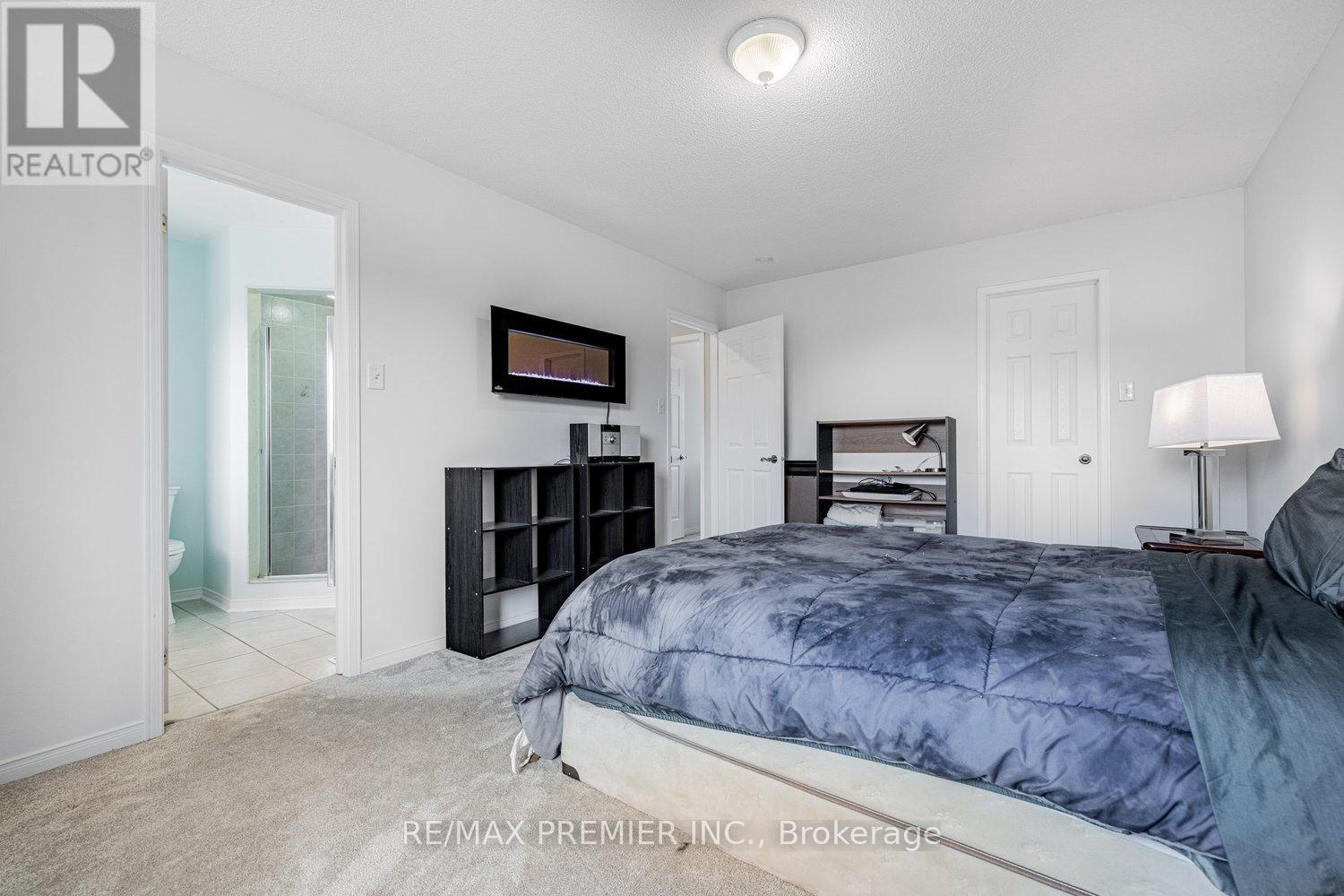 118 Tunbridge Road, Barrie, Ontario  L4M 6T1 - Photo 13 - S12216280
