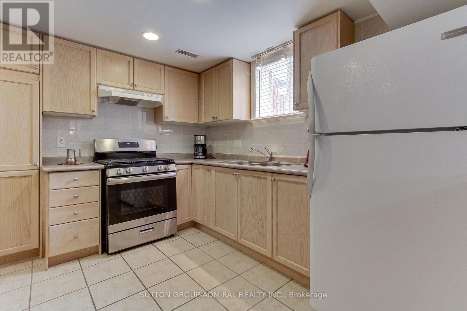 146 Village Gate Drive, Wasaga Beach, Ontario  L9Z 0J7 - Photo 25 - S12216442