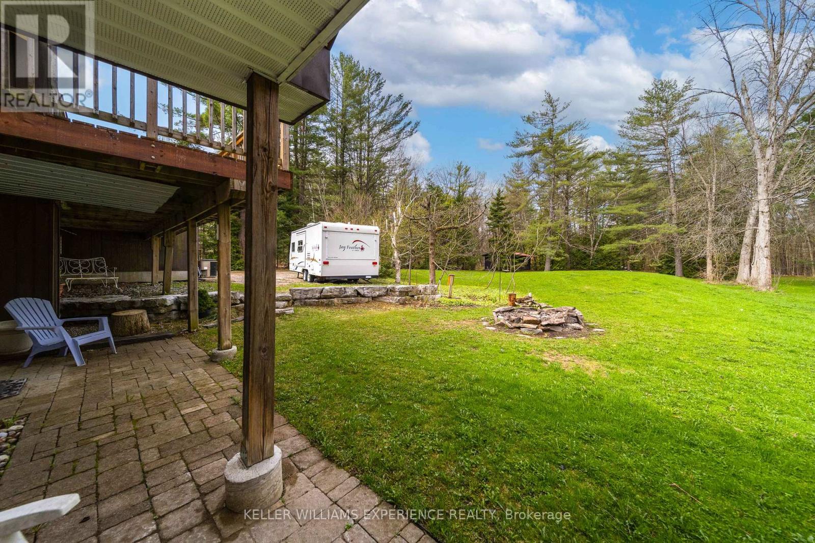 1936 Peninsula Point Road, Severn, Ontario  P0E 1N0 - Photo 38 - S12216207