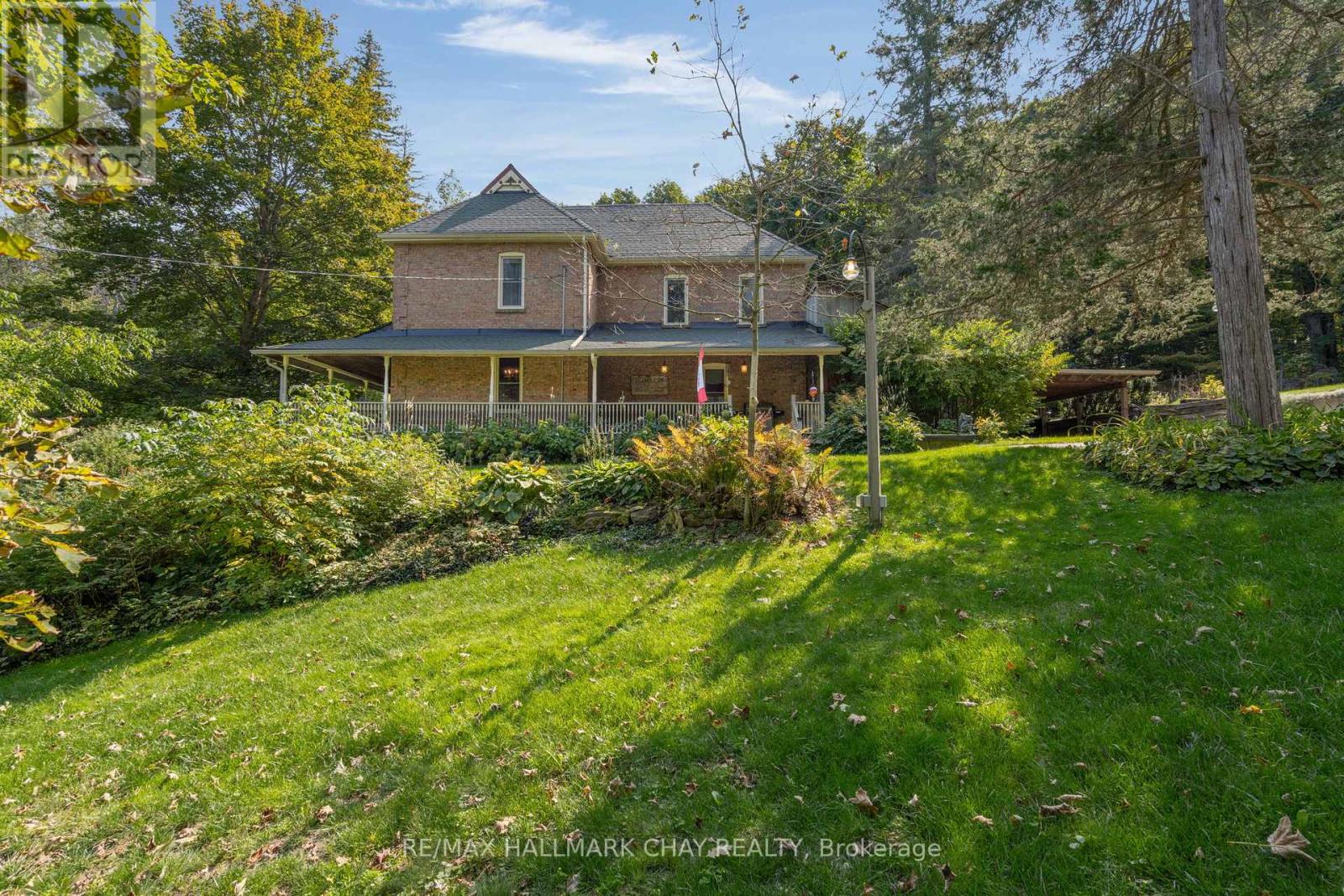 4950 PENETANGUISHENE ROAD, Springwater, Ontario