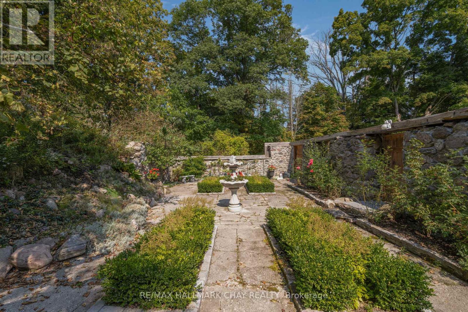 4950 Penetanguishene Road, Springwater, Ontario  L0L 1V0 - Photo 41 - S12216465