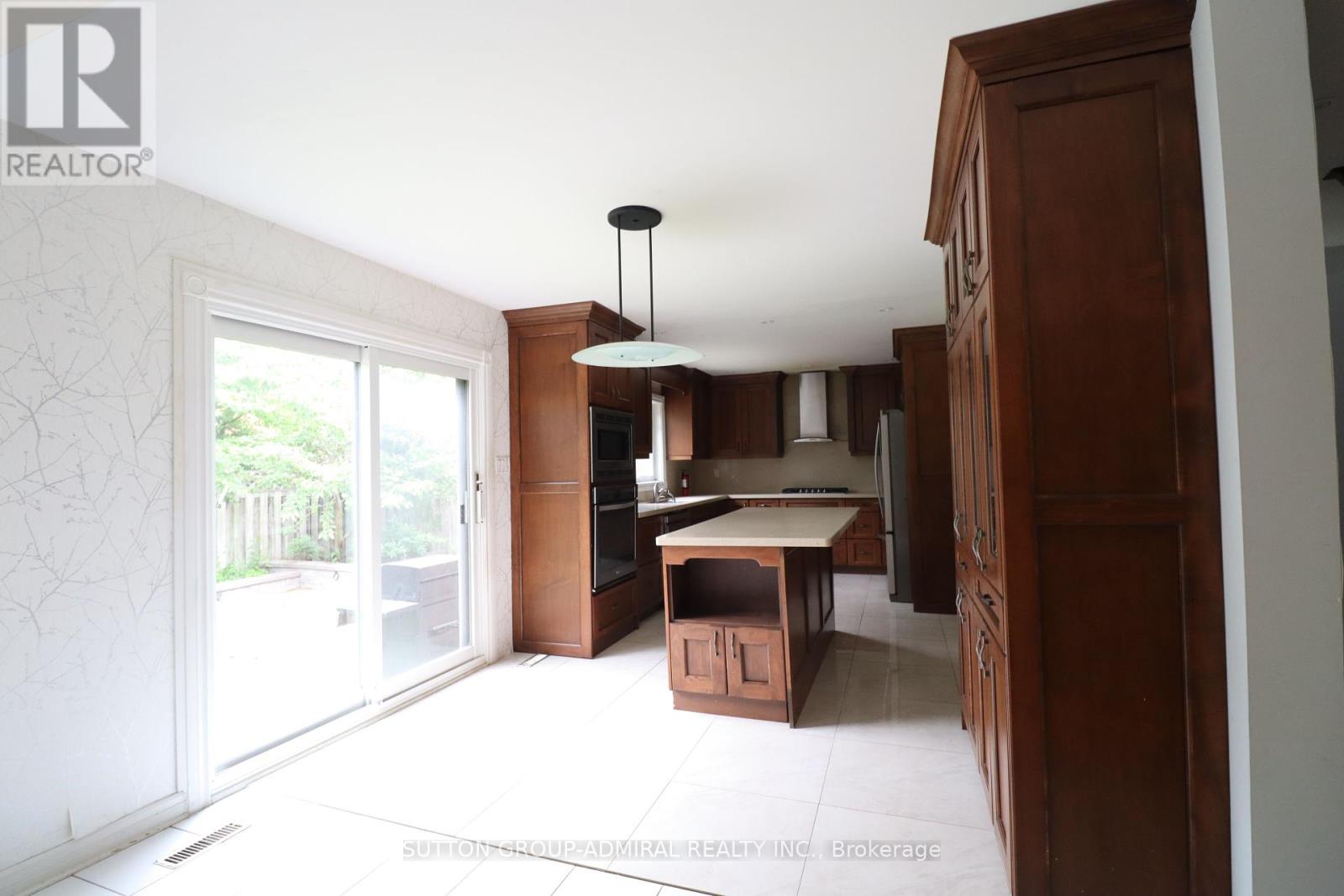 146 Village Gate Drive, Wasaga Beach, Ontario  L9Z 0J7 - Photo 36 - S12216442
